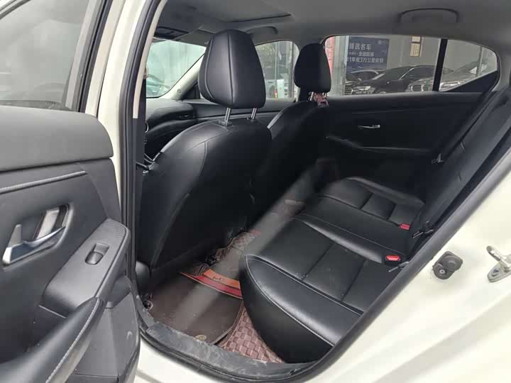 Фото 5 - Nissan Sylphy