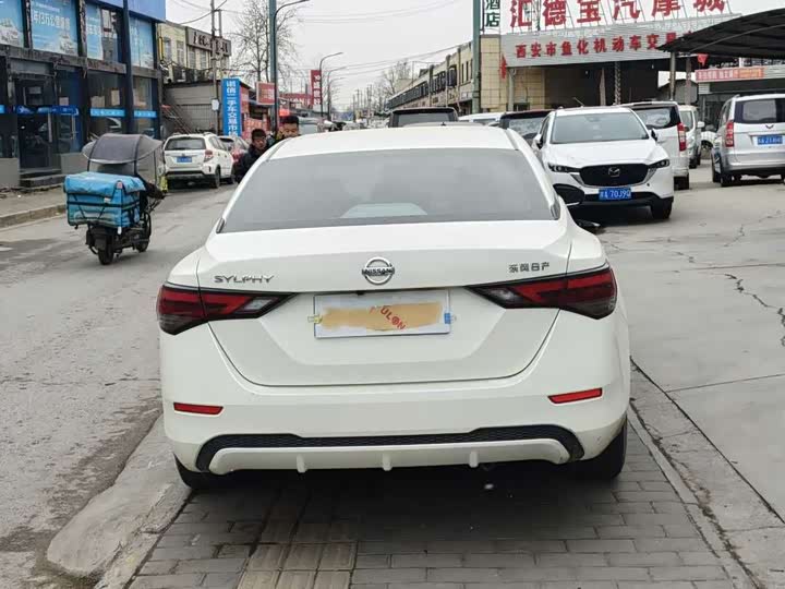 Фото 8 - Nissan Sylphy