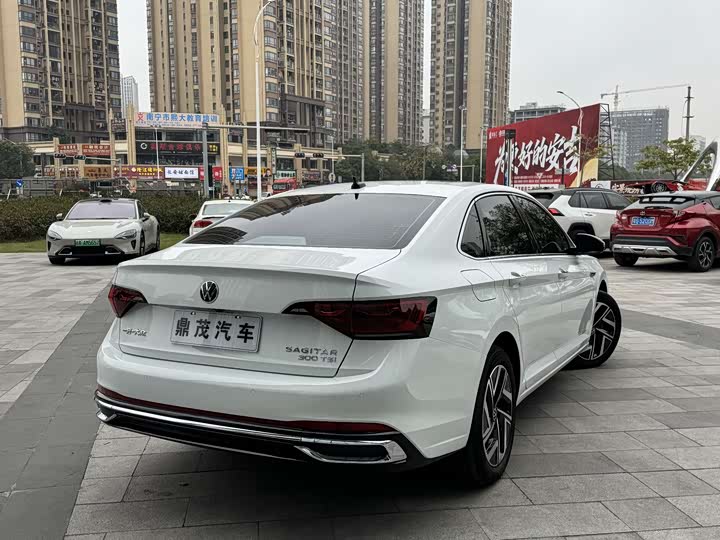 Фото 8 - Volkswagen Sagitar L