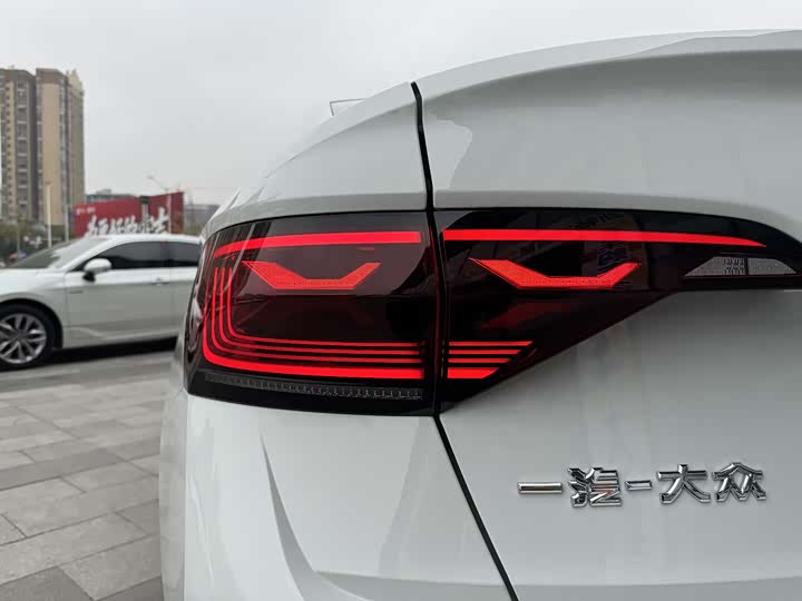 Фото 9 - Volkswagen Sagitar L