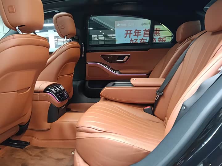 Фото 5 - Mercedes-Benz S-Class