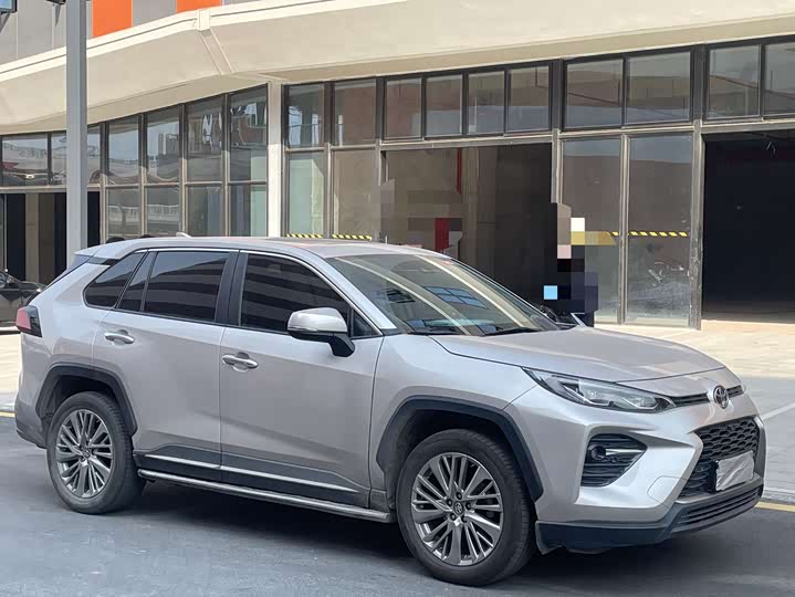 Фото 3 - Toyota Wildlander