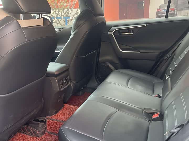 Фото 5 - Toyota Wildlander