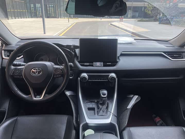 Фото 6 - Toyota Wildlander