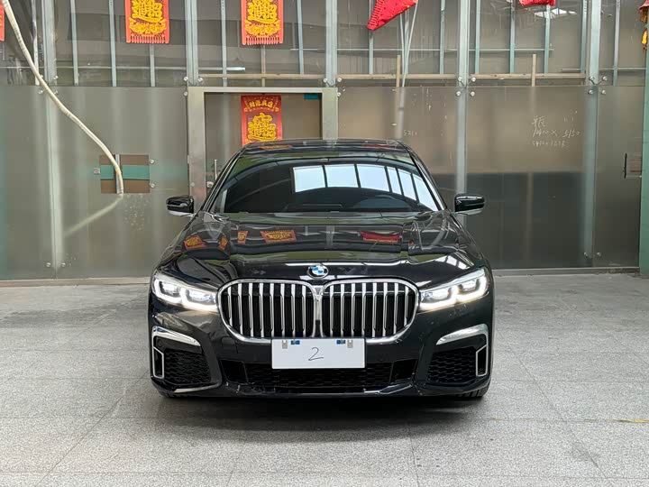 Фото 2 - BMW 7 Series