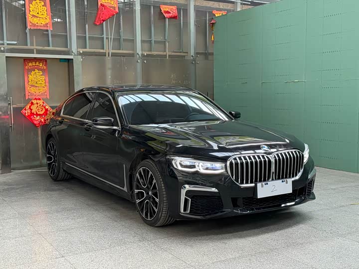 Фото 3 - BMW 7 Series