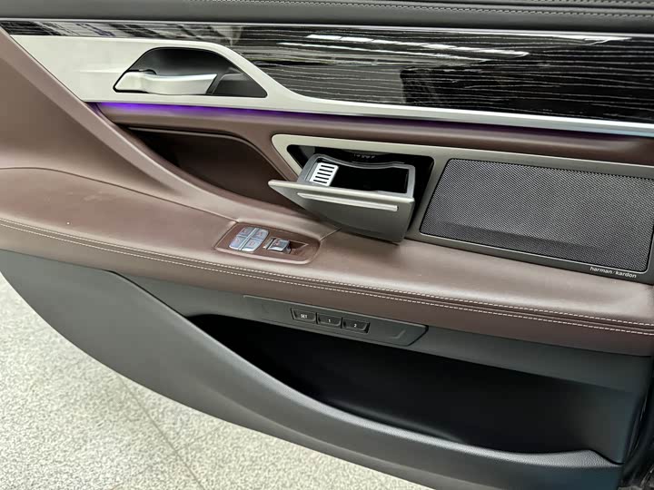 Фото 7 - BMW 7 Series