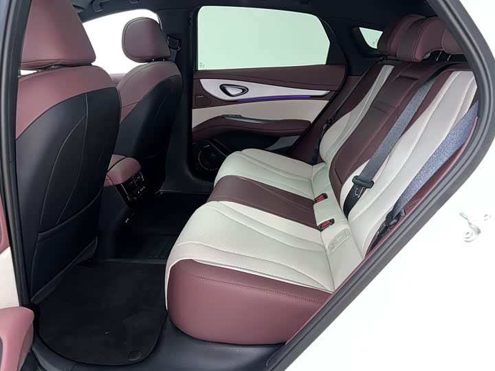 Фото 8 - BYD Seal 07 DM-i Hybrid