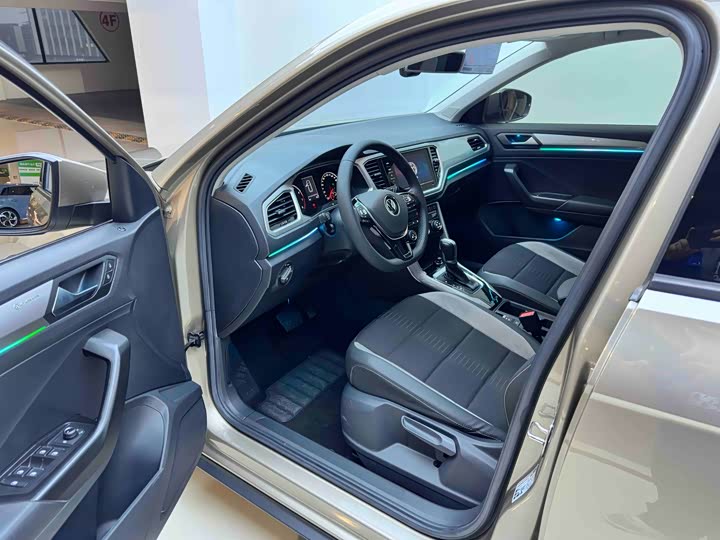 Фото 9 - Volkswagen T-Roc