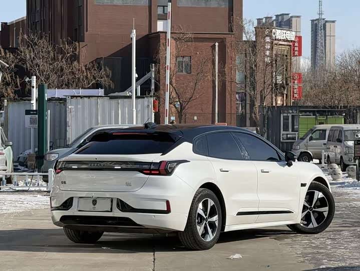 Фото 7 - Zeekr 001