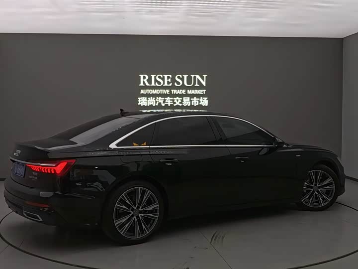 Фото 8 - Audi A6L