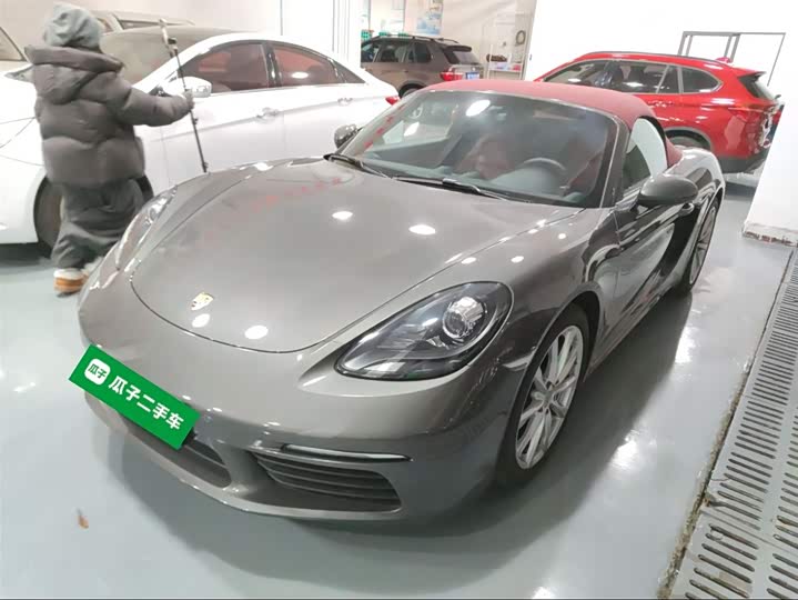 Фото 1 - Porsche 718