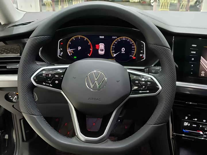 Фото 9 - Volkswagen Passat