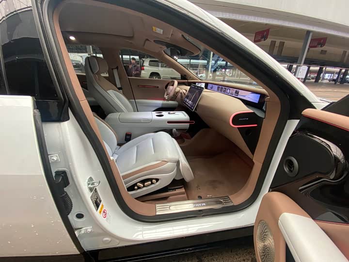 Фото 6 - Avatr 07