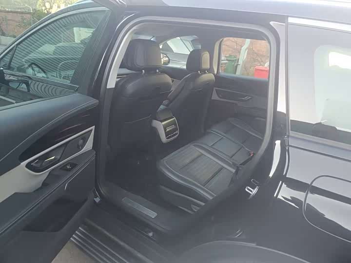 Фото 4 - Lincoln Nautilus