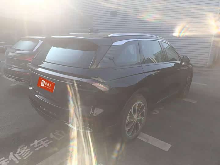 Фото 6 - Lincoln Nautilus