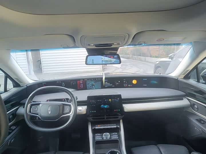 Фото 7 - Lincoln Nautilus