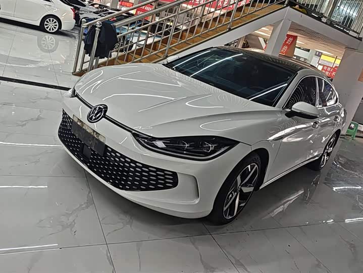 Фото 1 - Volkswagen Lamando L