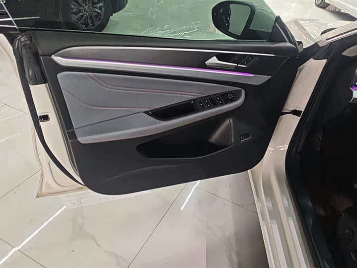 Фото 7 - Volkswagen Lamando L