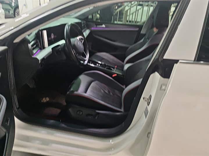 Фото 9 - Volkswagen Lamando L