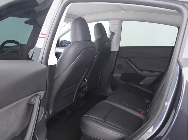 Фото 3 - Tesla Model Y