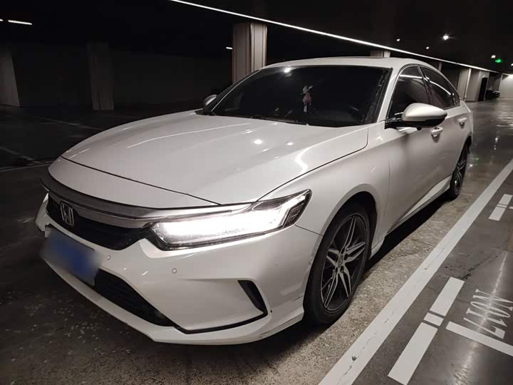 Фото 2 - Honda Inspire