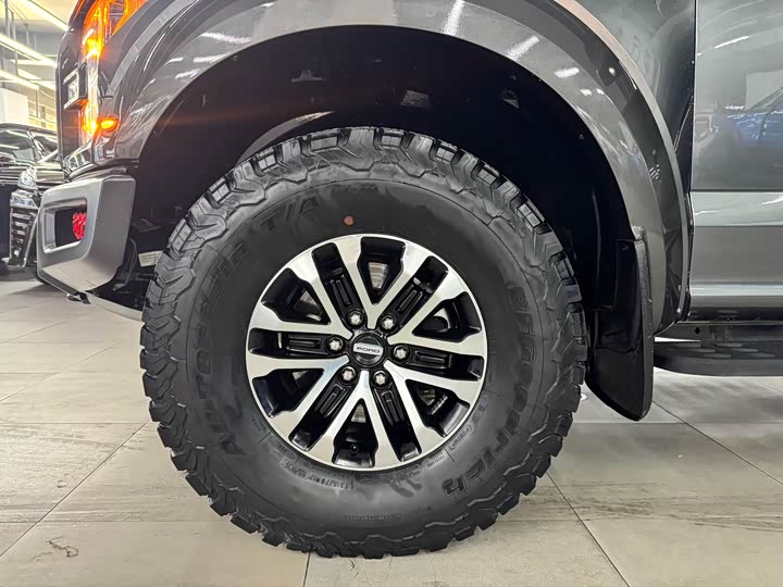 Фото 4 - Ford F-150 Raptor