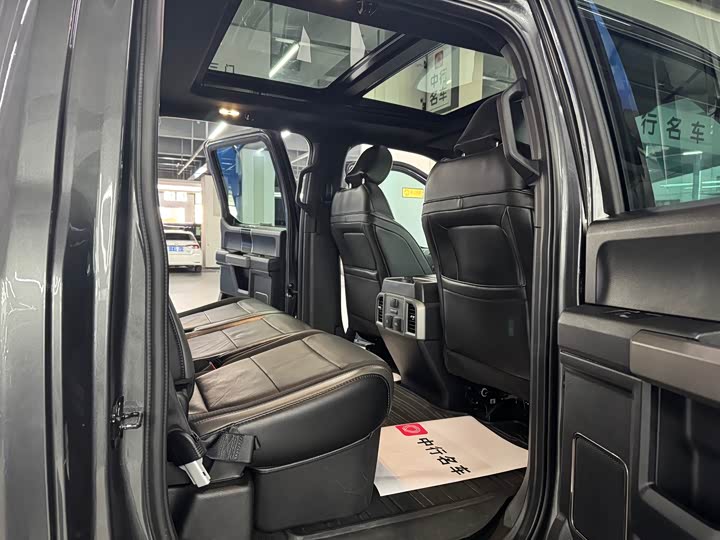 Фото 8 - Ford F-150 Raptor