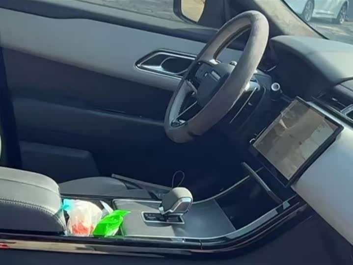 Фото 9 - Land Rover Range Rover Velar