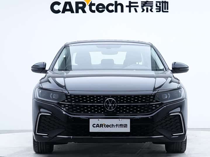 Фото 7 - Volkswagen Passat