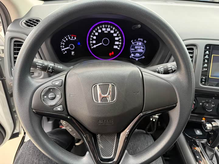 Фото 7 - Honda Vezel