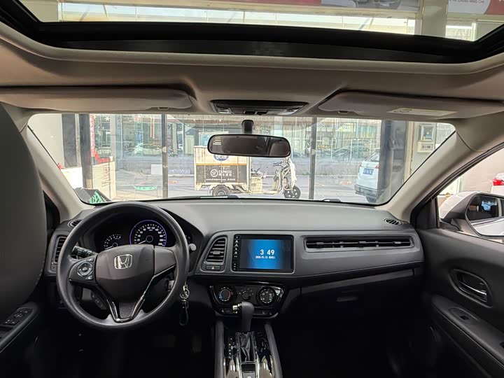 Фото 9 - Honda Vezel