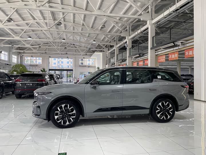 Фото 2 - Ford Edge