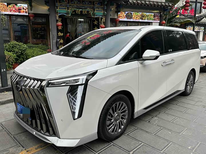 Фото 1 - GAC Trumpchi M8