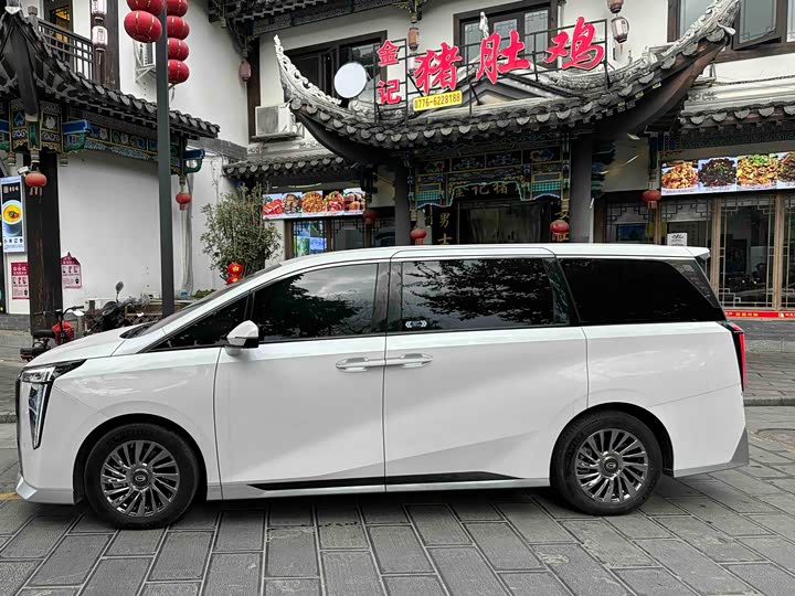 Фото 3 - GAC Trumpchi M8