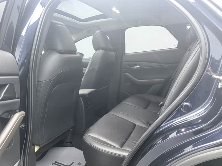 Фото 9 - Mazda CX-30