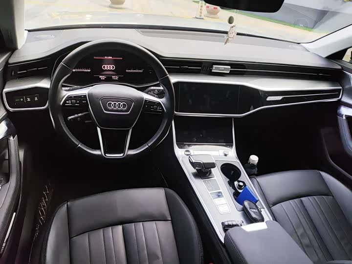 Фото 6 - Audi A6