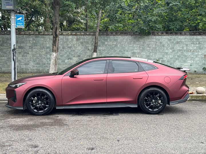 Фото 2 - Changan UNI-V