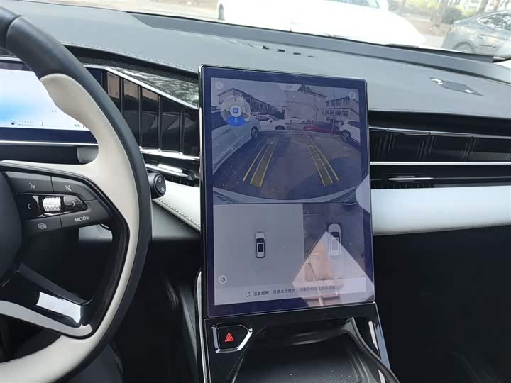 Фото 5 - Geely Atlas L