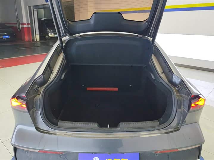 Фото 4 - Changan UNI-V