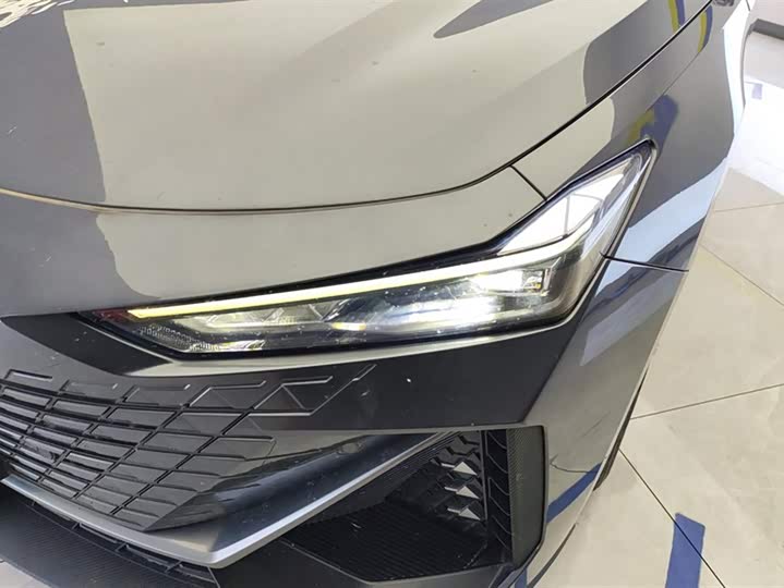 Фото 5 - Changan UNI-V