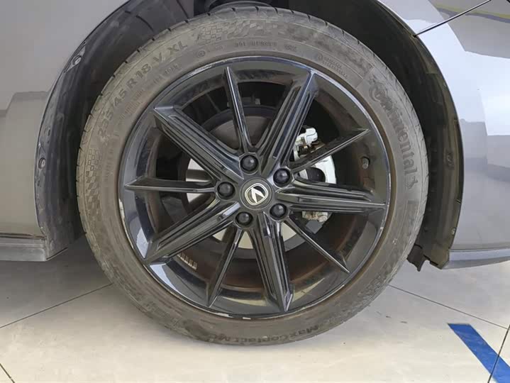 Фото 6 - Changan UNI-V