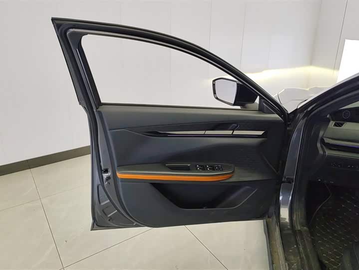 Фото 7 - Changan UNI-V