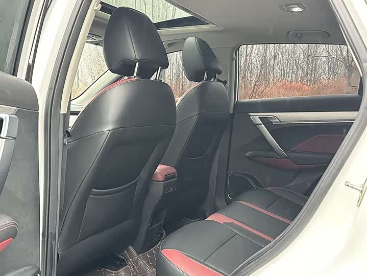 Фото 5 - Geely Coolray