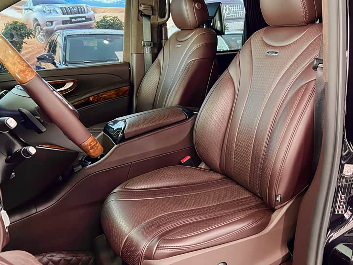 Фото 5 - Mercedes-Benz V-Class