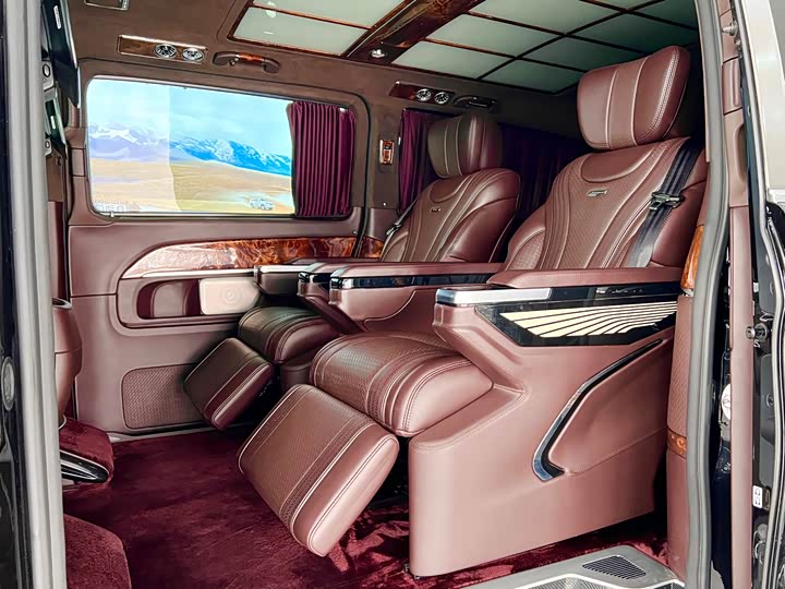 Фото 9 - Mercedes-Benz V-Class