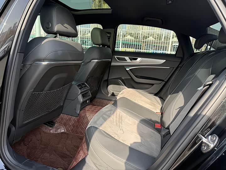 Фото 6 - Audi A6L