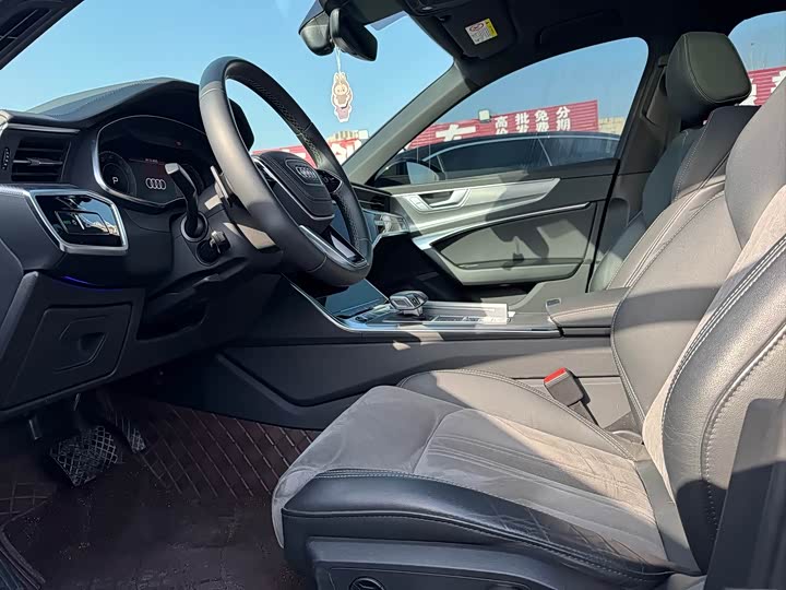 Фото 7 - Audi A6L