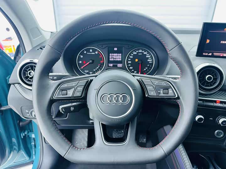 Фото 5 - Audi Q2L