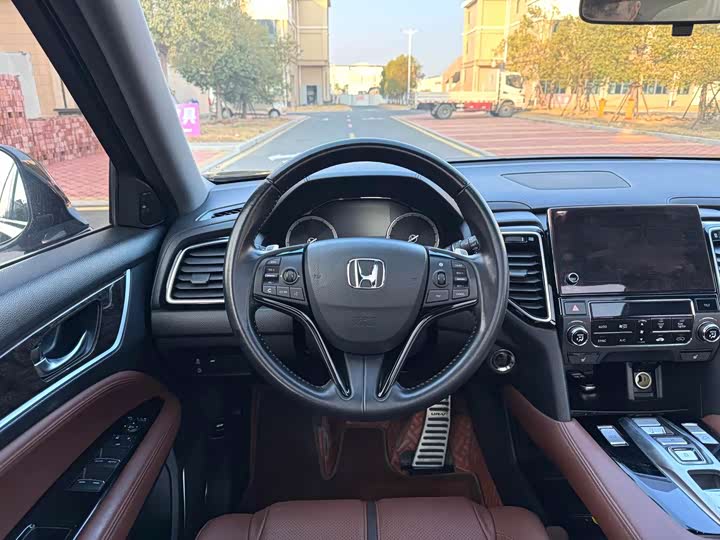 Фото 9 - Honda UR-V